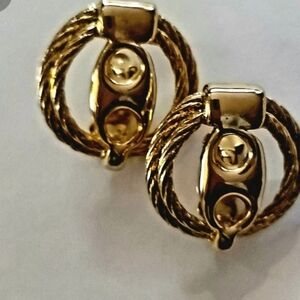 ESTATE FIND VINTAGE CLASSIC  BUTTERGOLDEN DOORKNOCKER COMFORT  CLIP  NON PIERCED